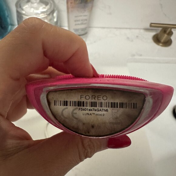 Foreo Luna Mini 2 in Fuschia - Picture 4 of 4